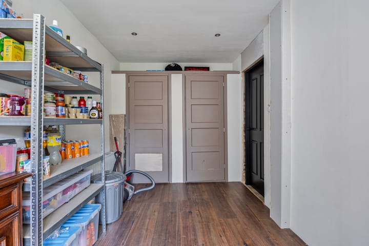 Photo 43 of Broek 48