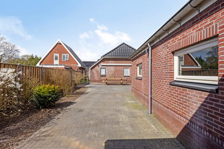 Photo 74 of Broek 48