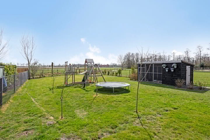 Photo 79 of Broek 48