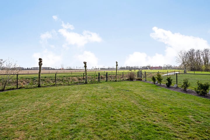 Photo 84 of Broek 48