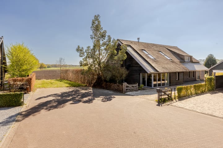 Foto 1 van Pastoor van Gestelstraat 8