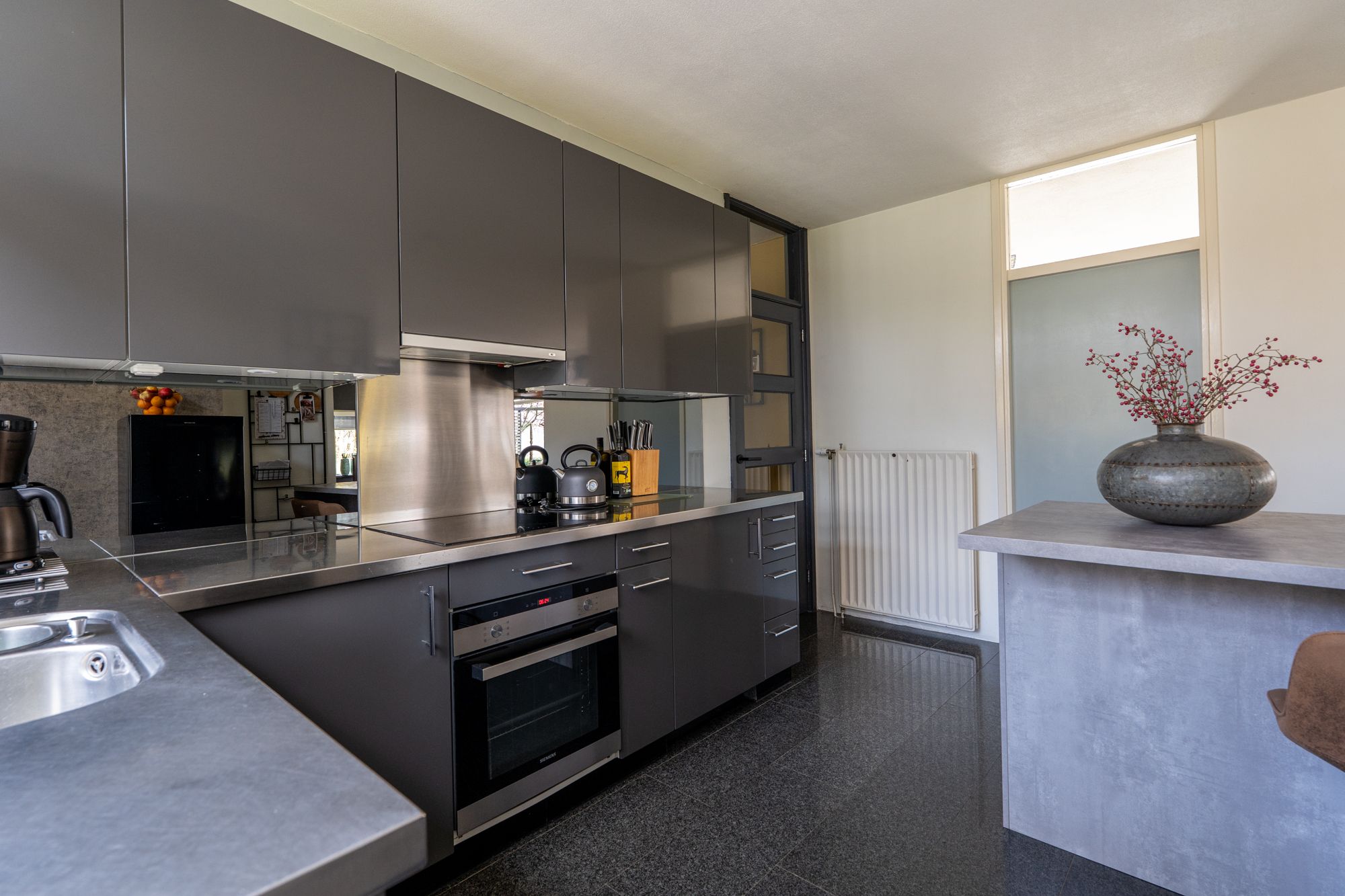 Foto 15 van Tilburglaan 2