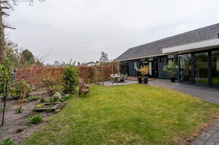 Foto 44 van Tilburglaan 2