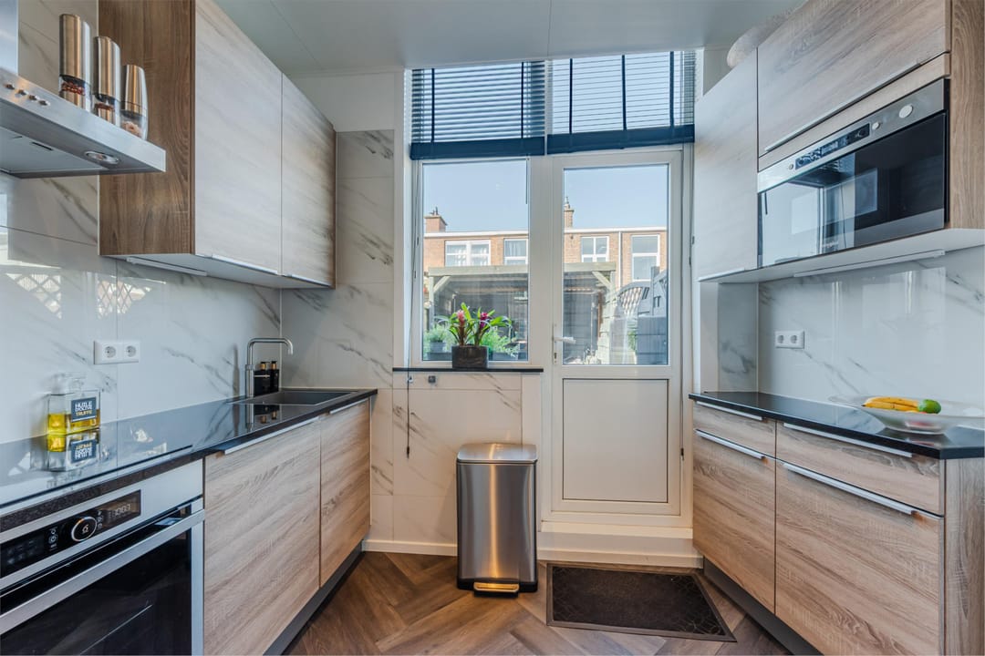 Photo 11 of Govert Bidloostraat 44