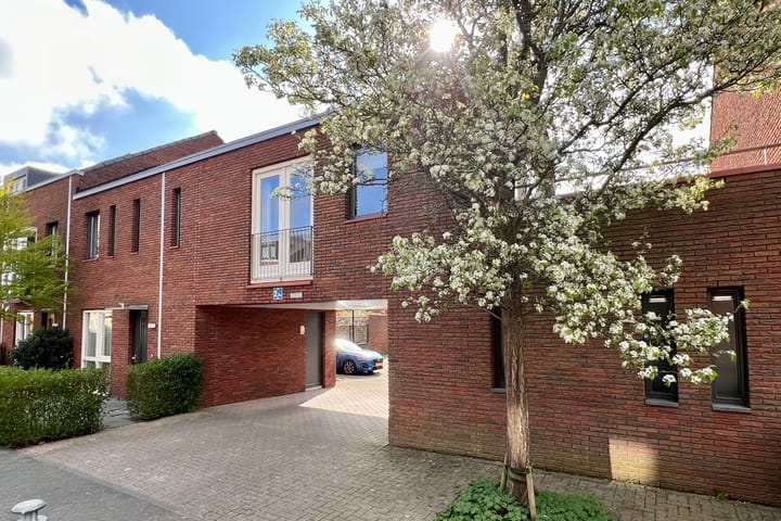 Foto 1 van Van den Broekstraat 79