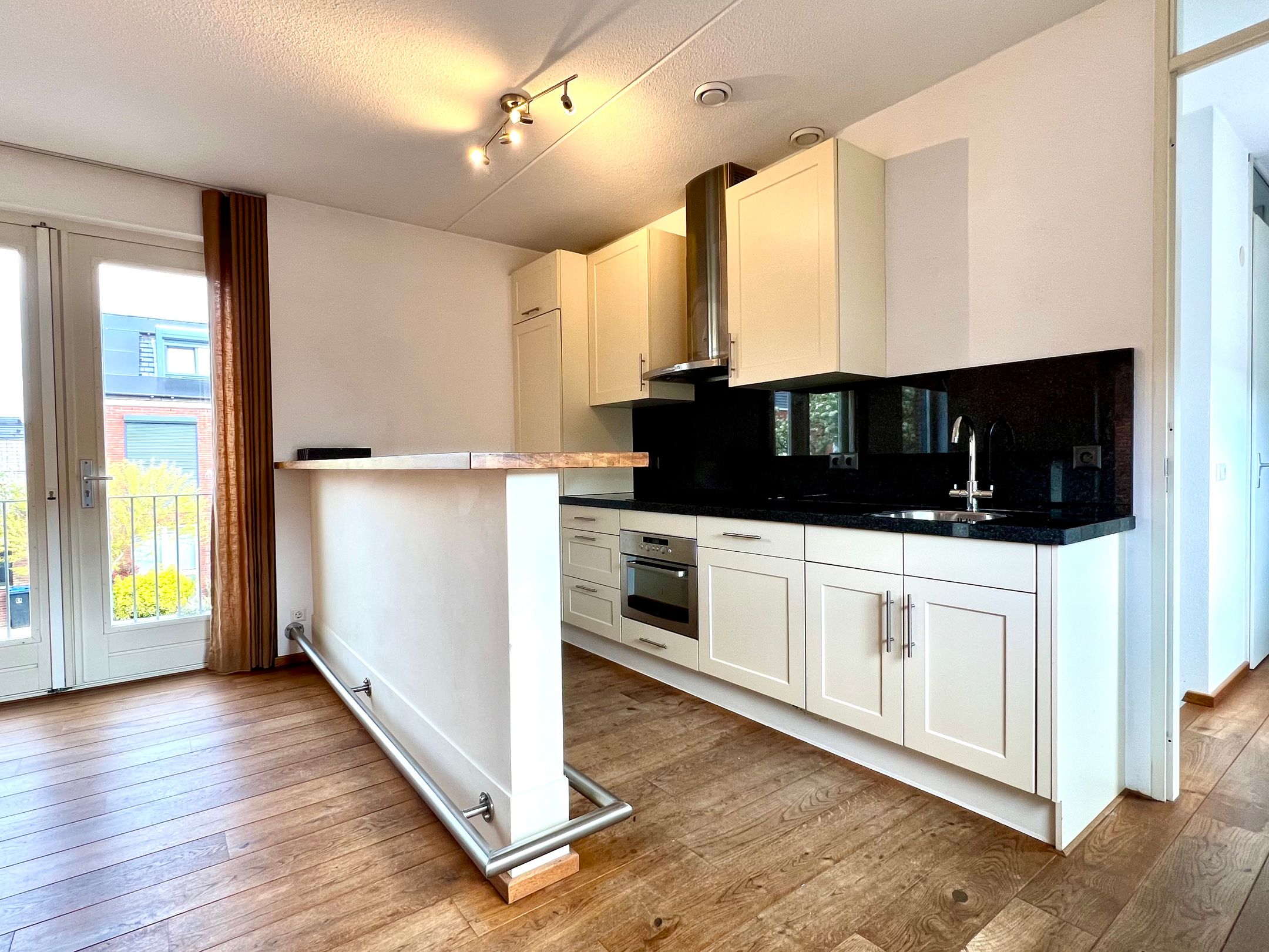 Foto 9 van Van den Broekstraat 79