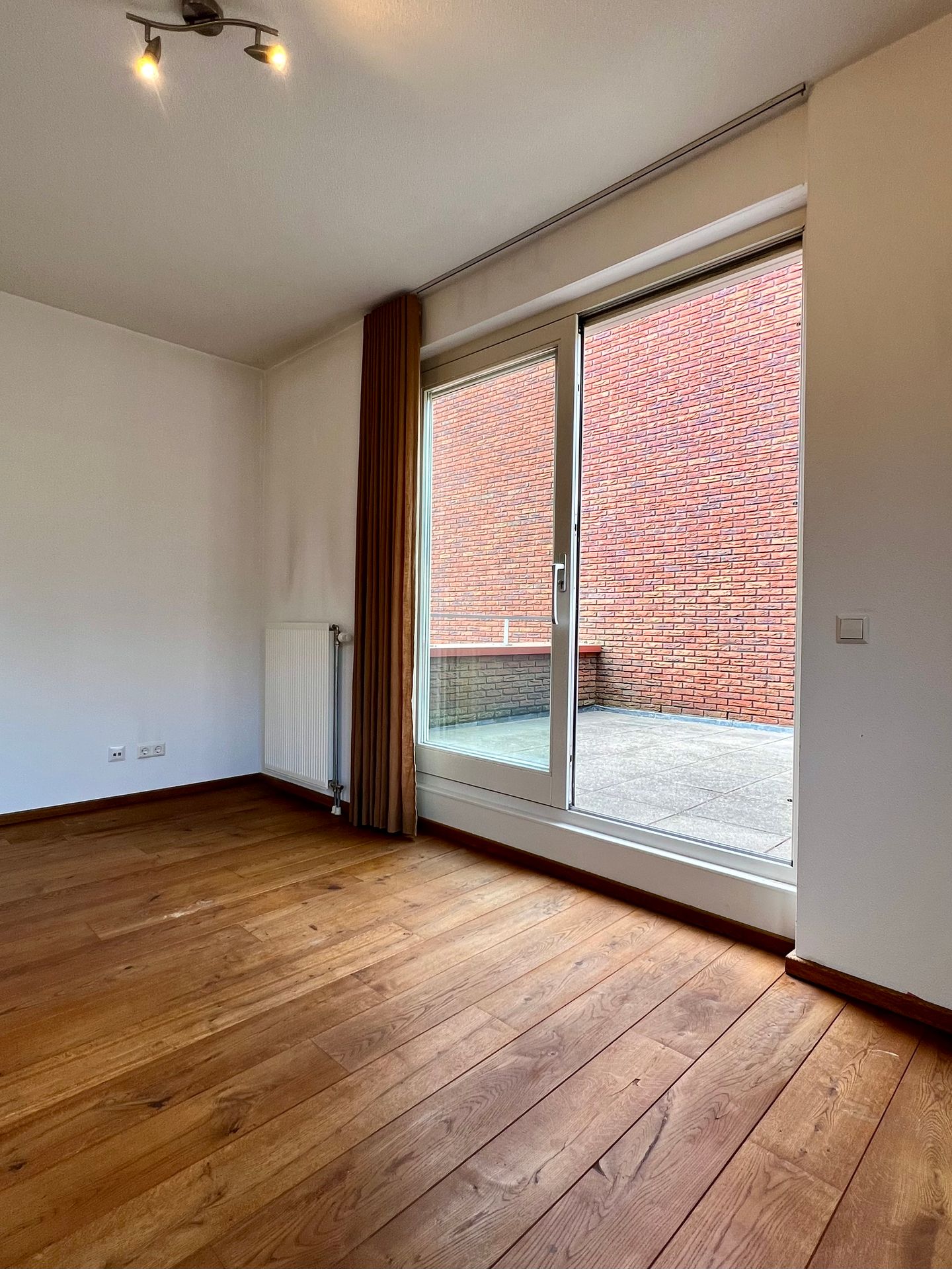 Foto 10 van Van den Broekstraat 79