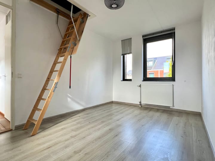 Foto 14 van Van den Broekstraat 79