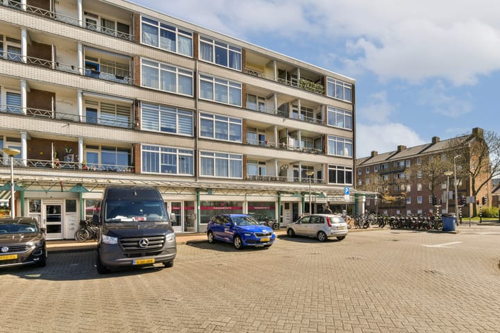 Foto 5 van Wormerplein 5