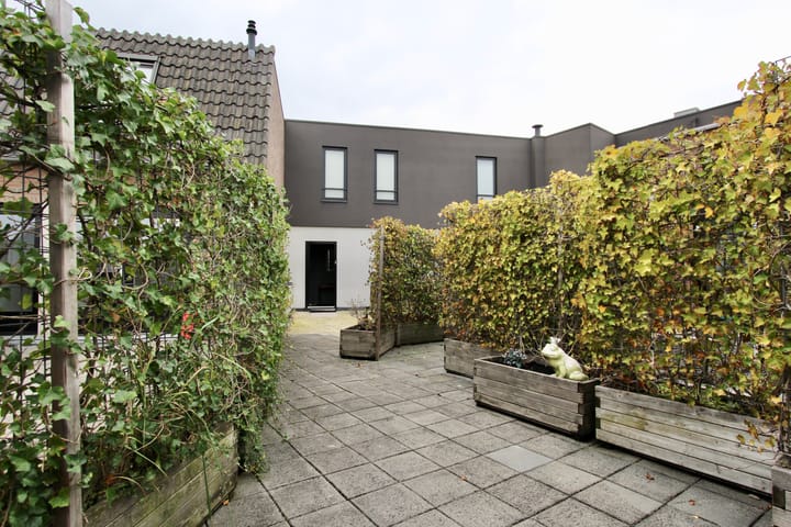 Photo 5 of Prins Frederikstraat 2-B