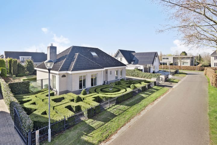 Foto 1 van Scarletstraat 2