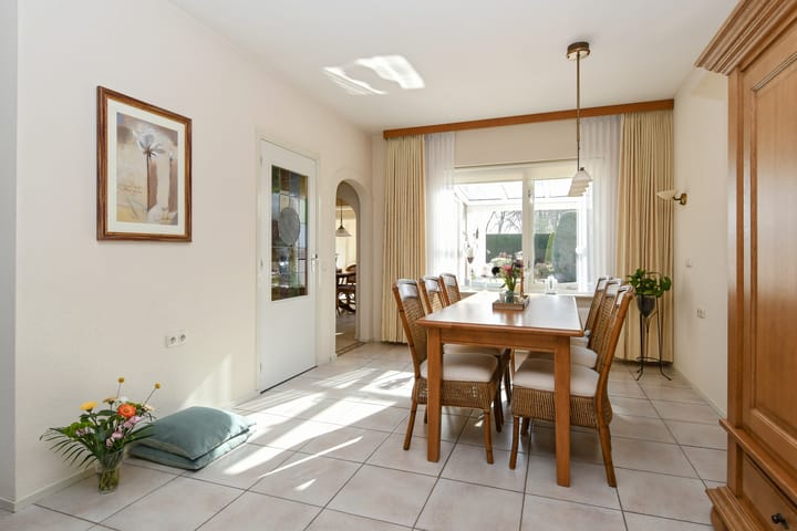 Foto 11 van Budschop 12