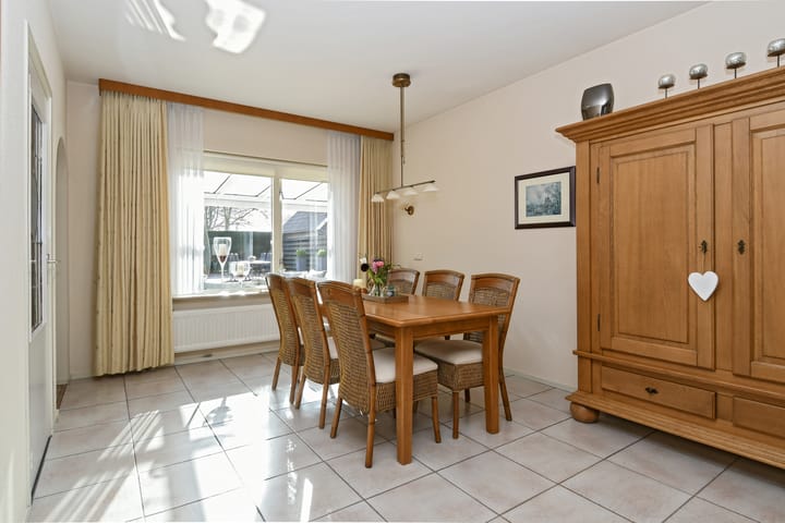 Foto 10 van Budschop 12