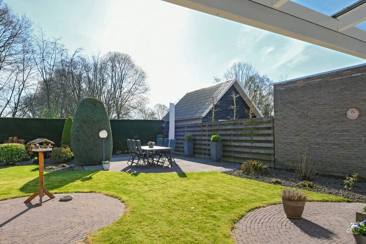 Foto 28 van Budschop 12