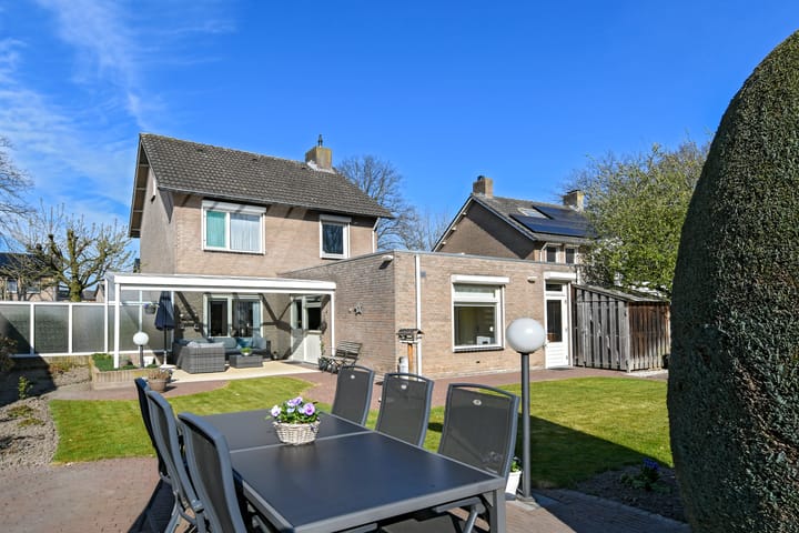 Foto 30 van Budschop 12