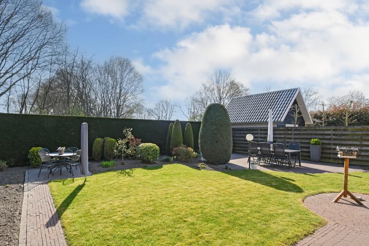 Foto 32 van Budschop 12