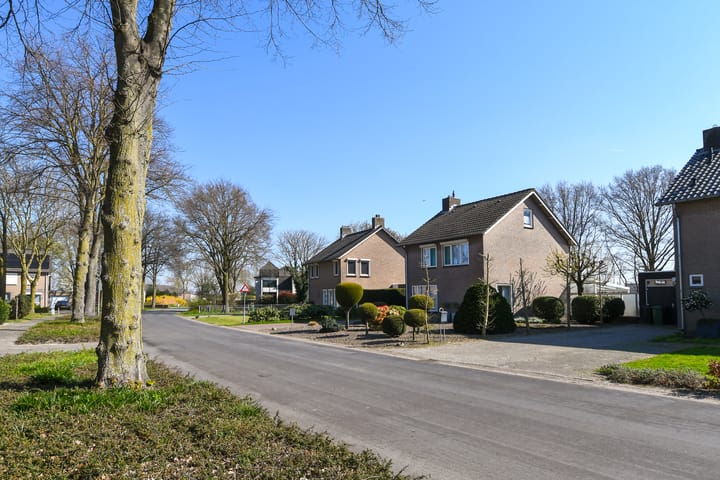 Foto 33 van Budschop 12