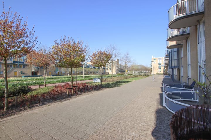 Photo 6 of Amelandstraat 38