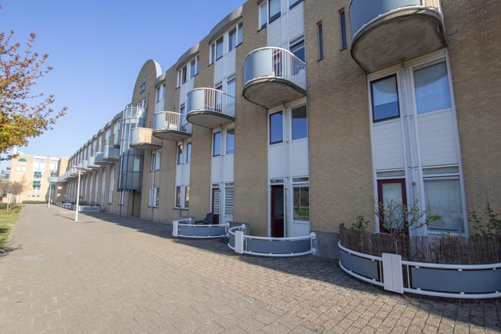 Photo 7 of Amelandstraat 38