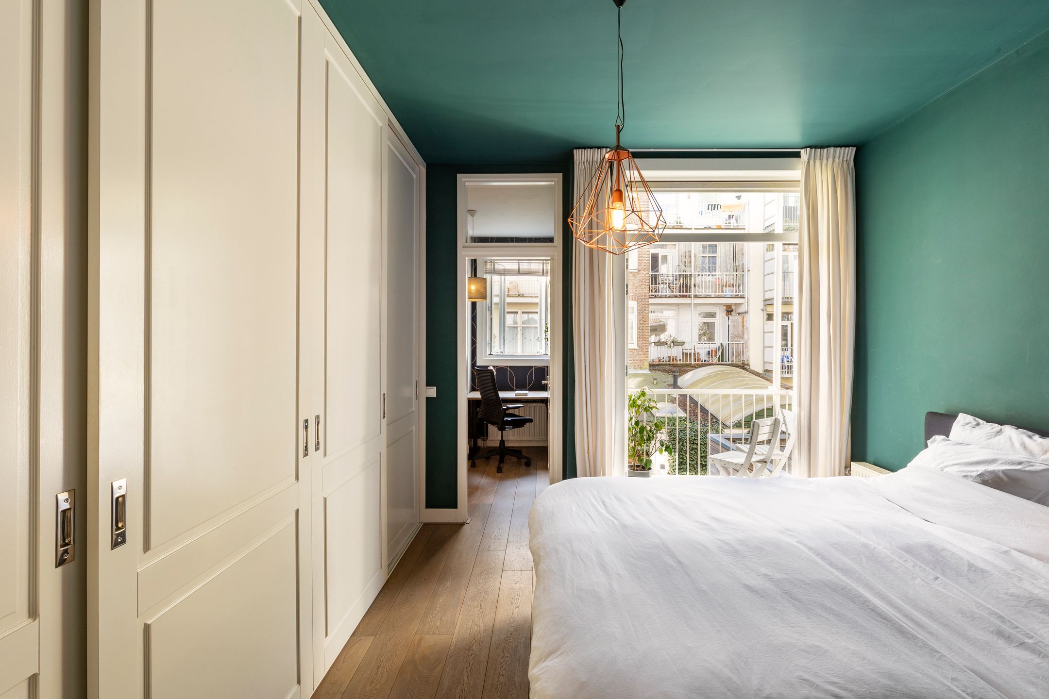 Photo 15 of Van Hogendorpstraat 153-H