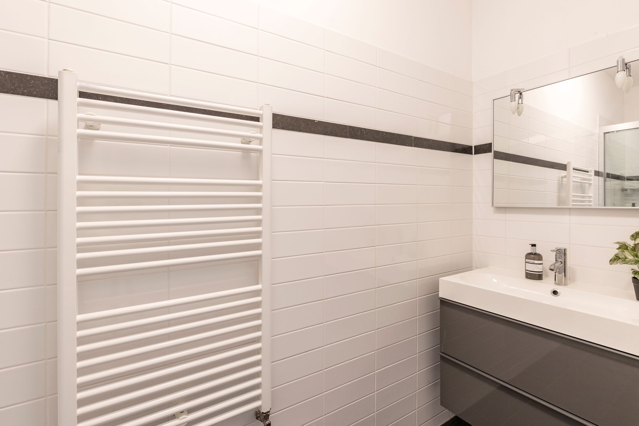 Photo 18 of Van Hogendorpstraat 153-H