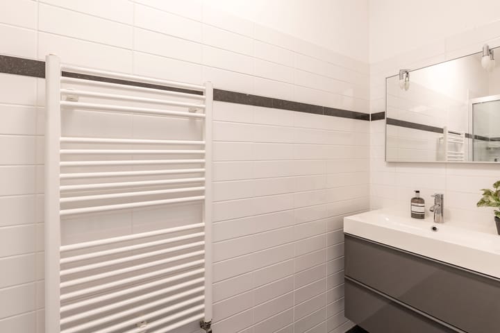 Photo 18 of Van Hogendorpstraat 153-H