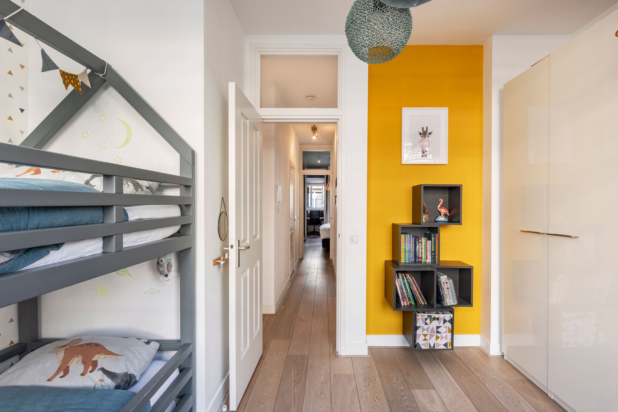 Photo 21 of Van Hogendorpstraat 153-H