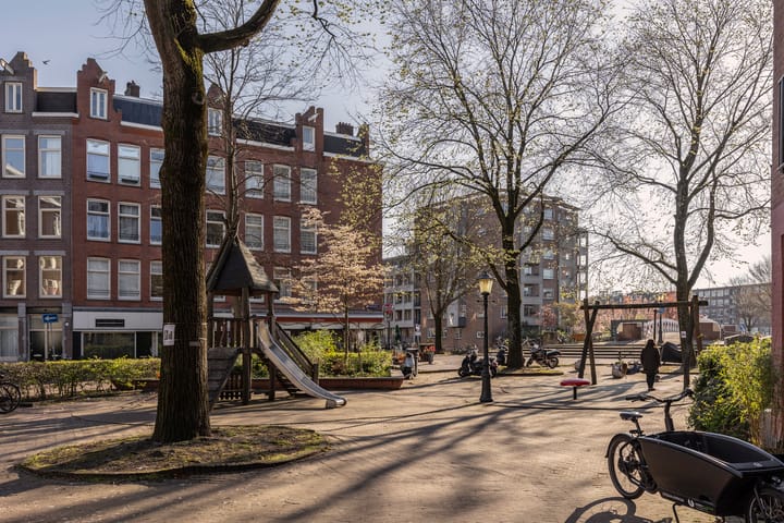 Photo 24 of Van Hogendorpstraat 153-H