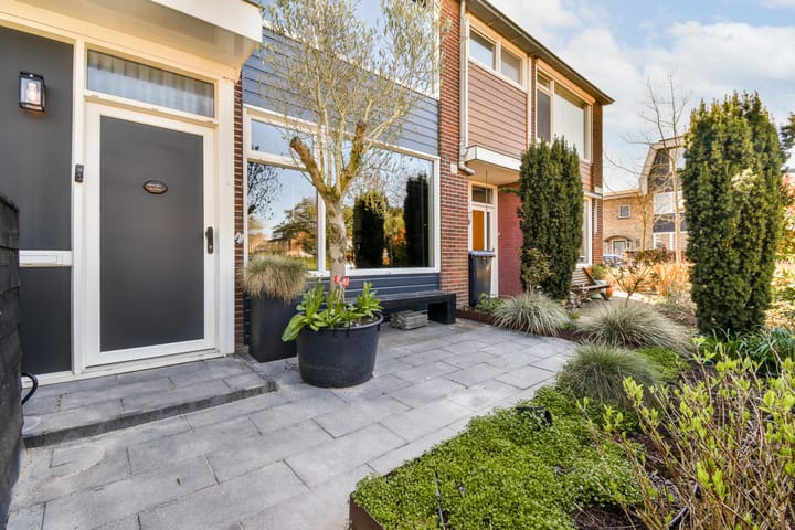 Foto 2 van Van Koetsveldstraat 4