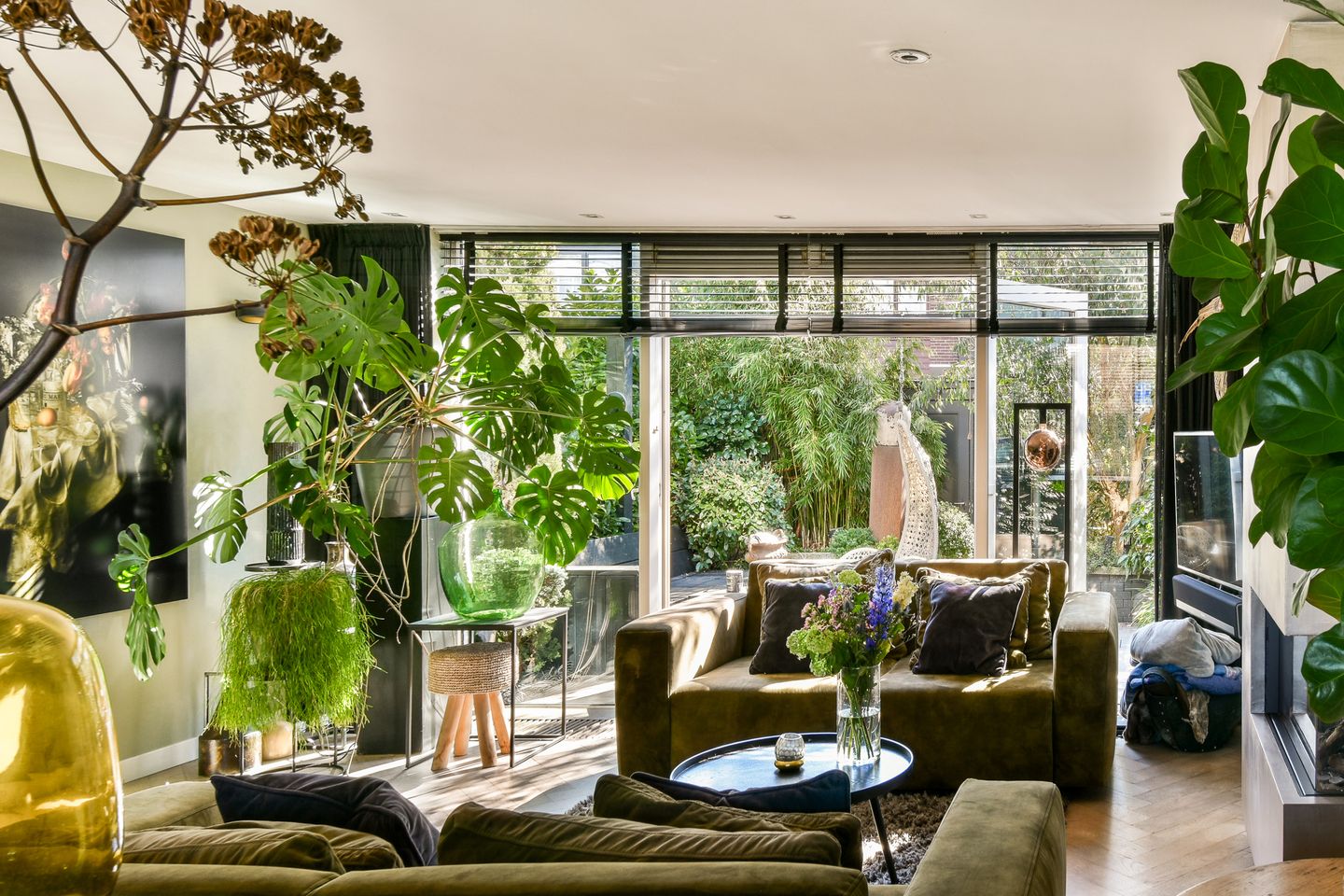 Photo 14 of Van Koetsveldstraat 4