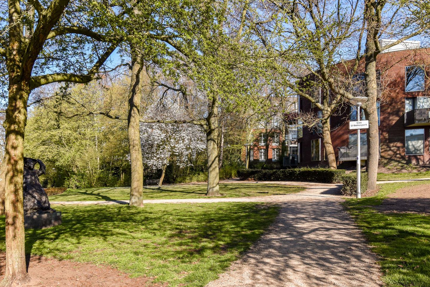 Photo 34 of Van Koetsveldstraat 4