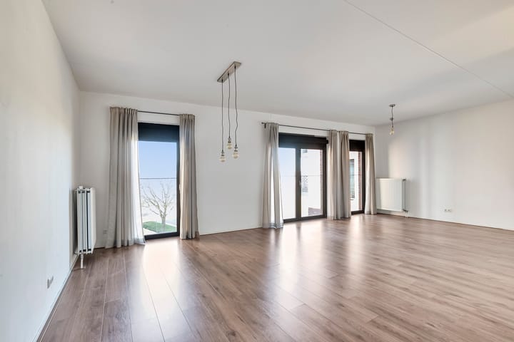 Foto 11 van Churchillplein 60