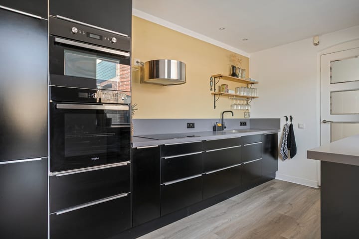 Foto 16 van Voorstraat 108