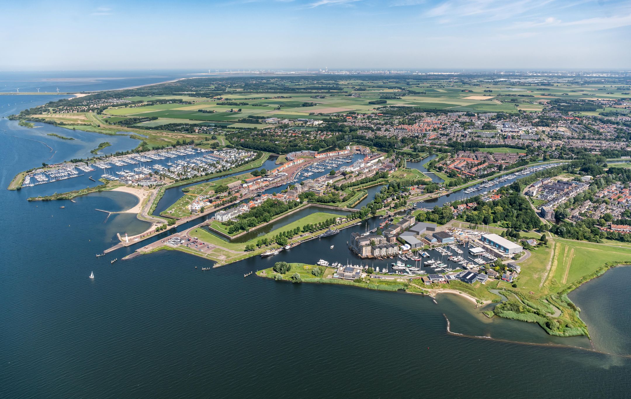 Foto 6 van Stationsplein 128