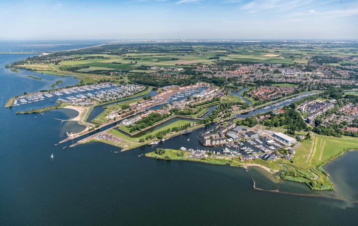 Foto 6 van Stationsplein 128