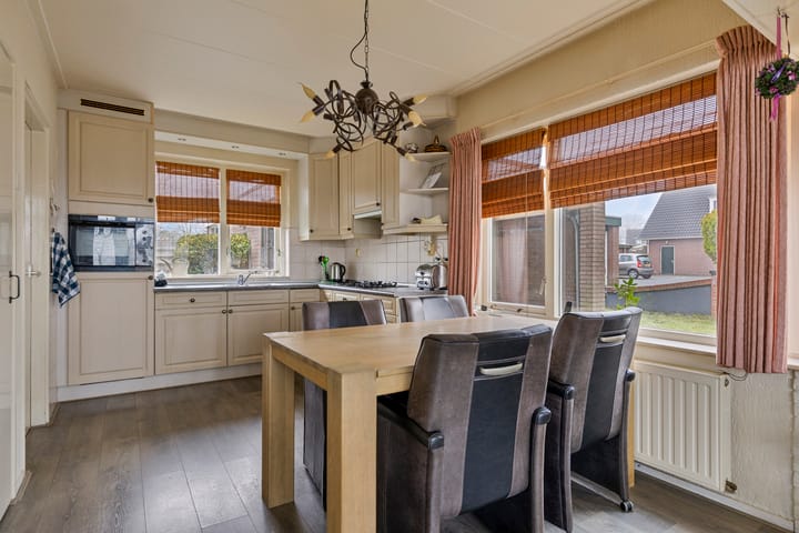 Foto 14 van Julianalaan 4-C