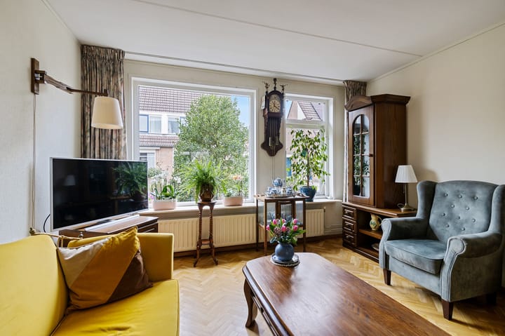 Foto 11 van Stal 241