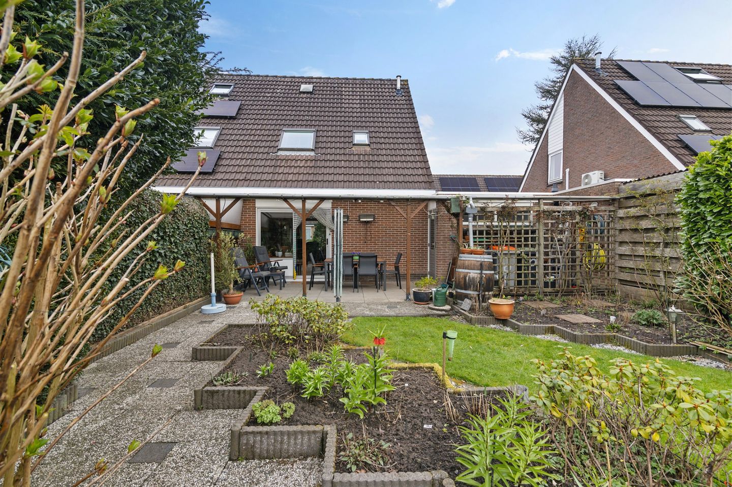 Photo 34 of Stal 241