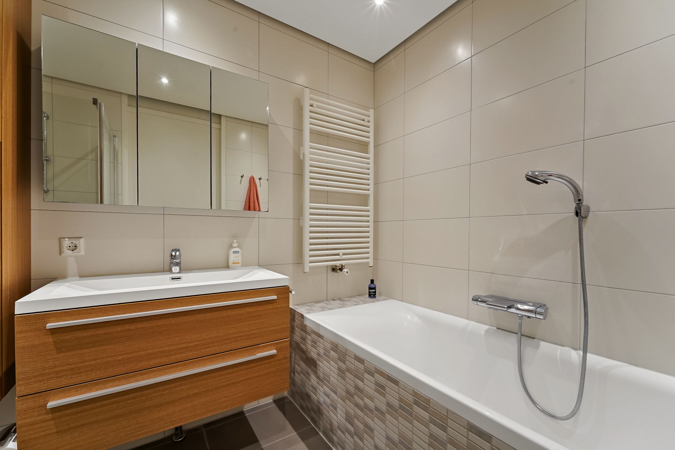 Foto 24 van Weeshuisland 5