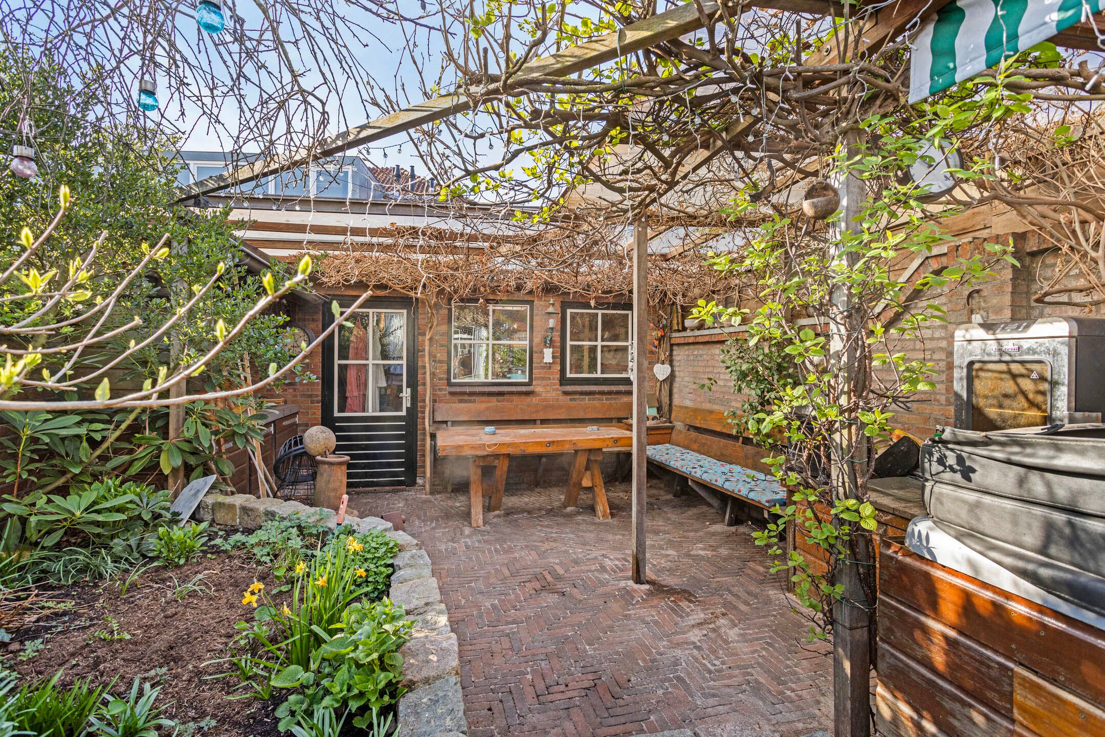 Foto 21 van De Ruijterstraat 41