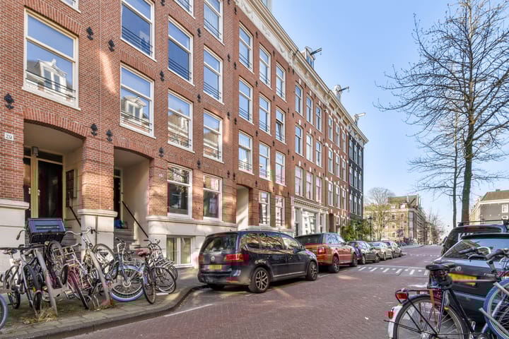 Photo 1 of Jacob van Lennepstraat 31-3A
