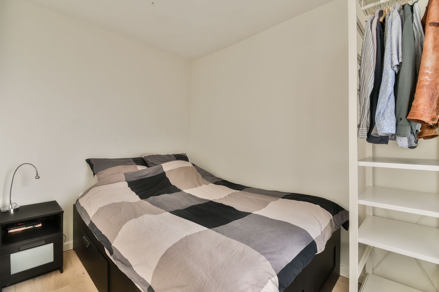 Photo 10 of Jacob van Lennepstraat 31-3A