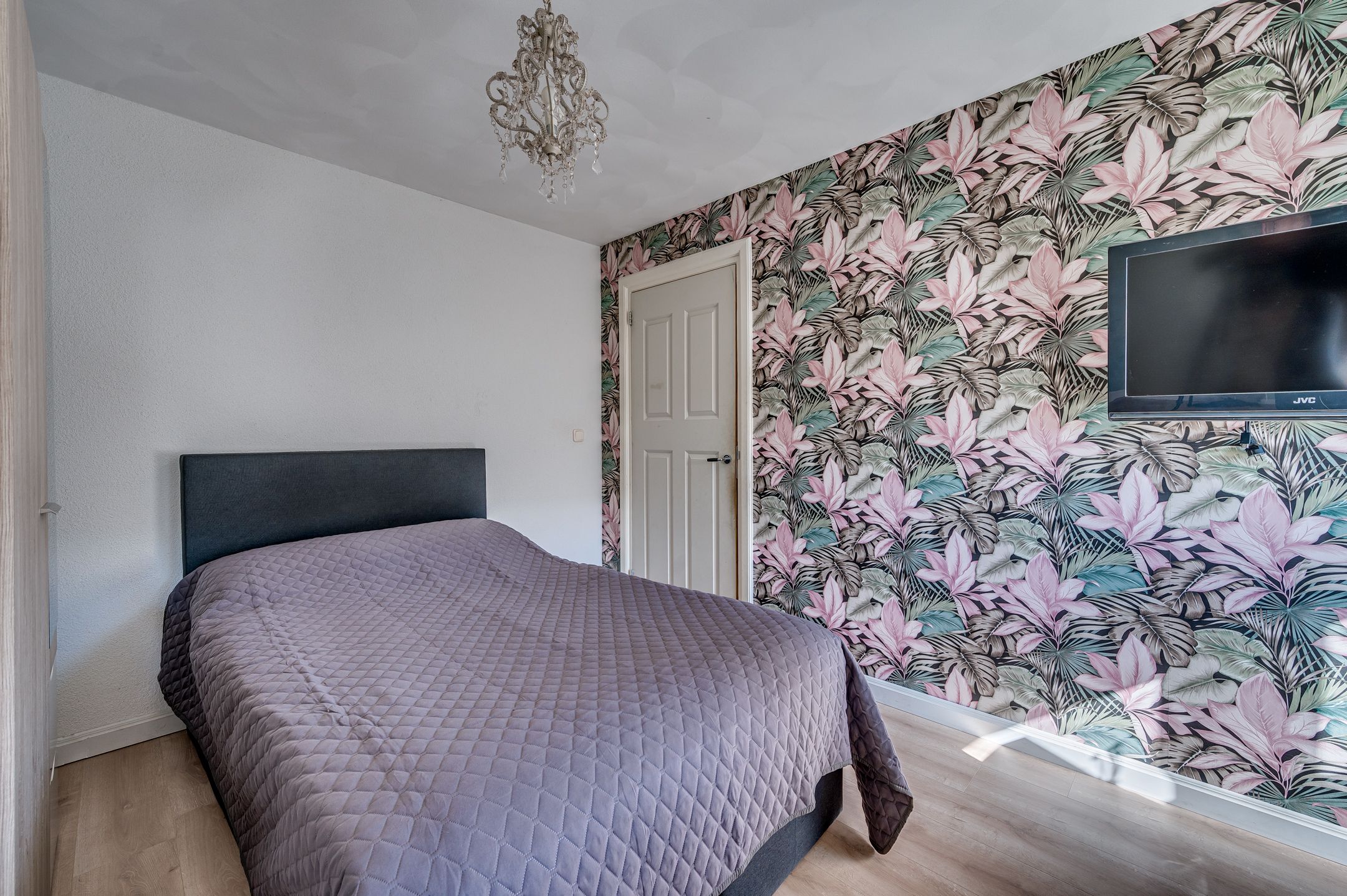 Photo 36 of Willemstraat 18