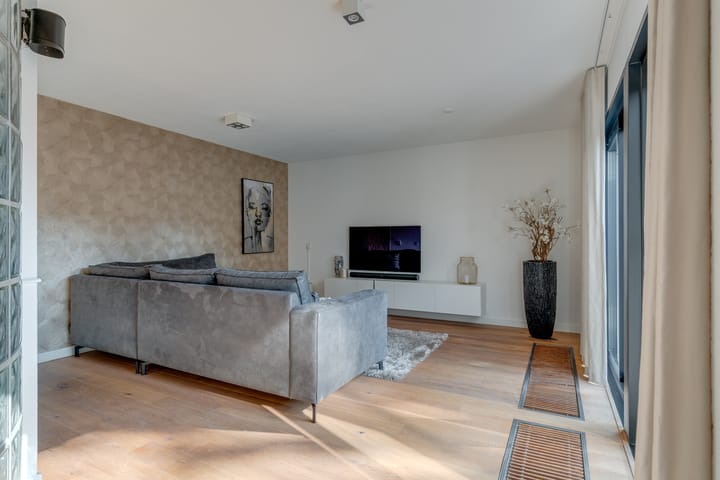 Photo 10 of Zwanenkamp 43