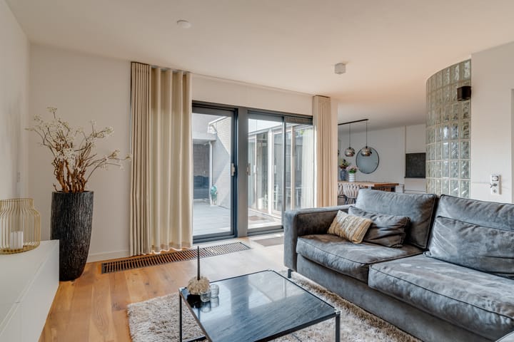 Photo 12 of Zwanenkamp 43