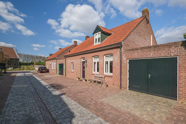 Foto 44 van Brouwerstraat 6