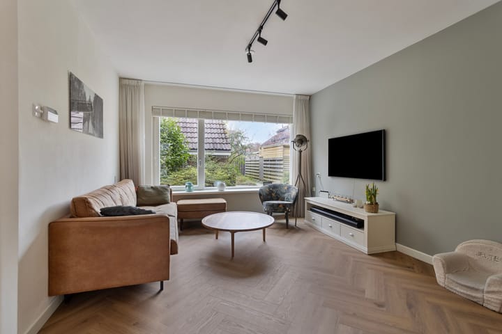 Foto 2 van Klagerstuin 148