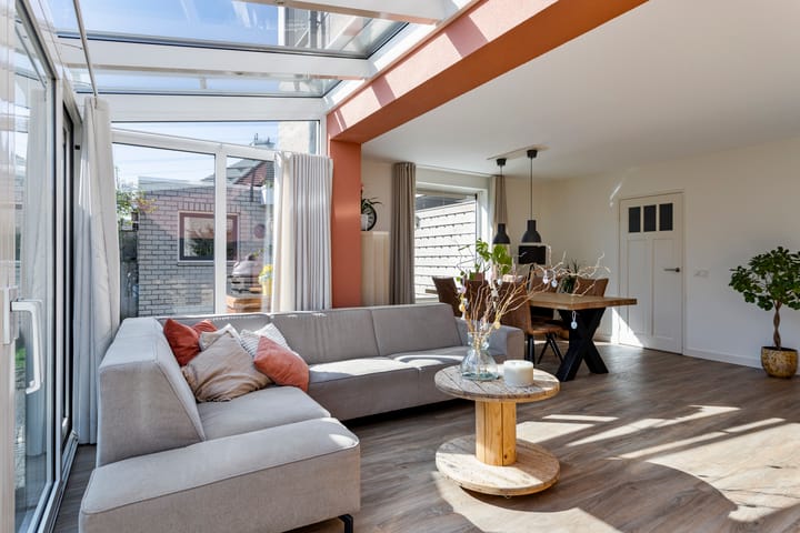 Foto 9 van Vuurvlinder 3