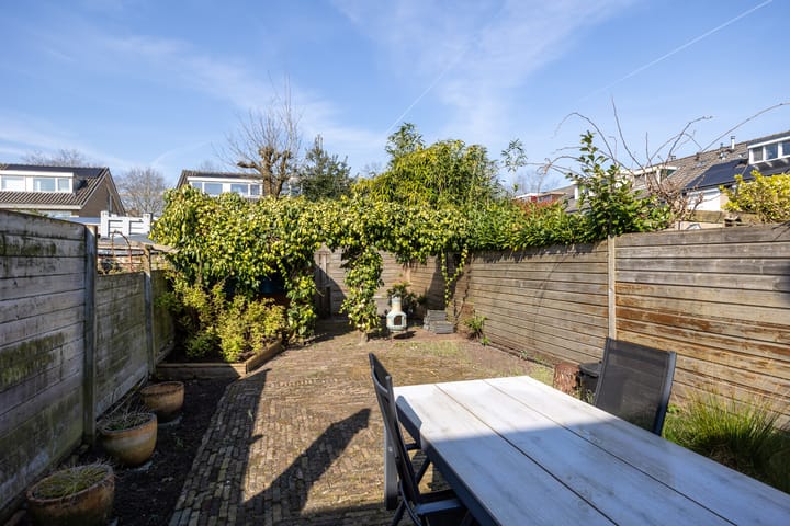 Foto 10 van Regenboog 48