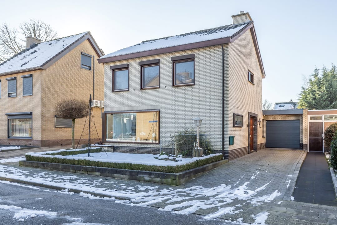 Foto 1 van Burg. Ramakersstraat 16